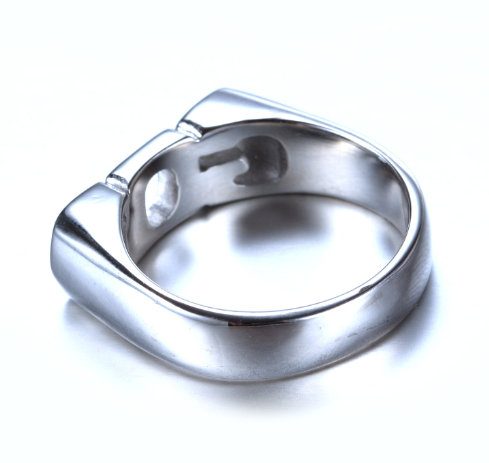 Anillo de Titanio de Acero Inoxidable con grabado (GOD)